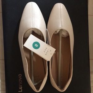 Tabina Flats shoes size 8 NWT